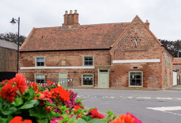 picture of the front of the 16th century, former coaching inn: The Old King's Head in Kirton, Lincolnshire.